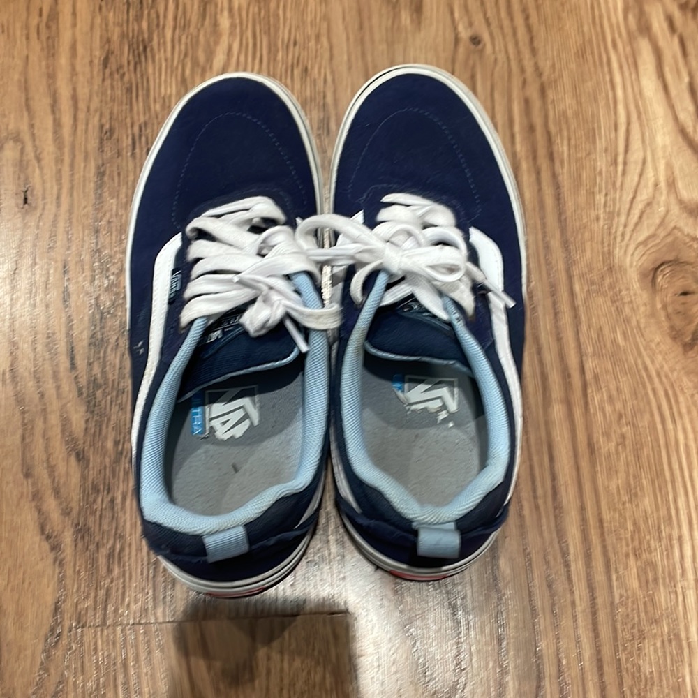 Vans - Picture 2 of 5